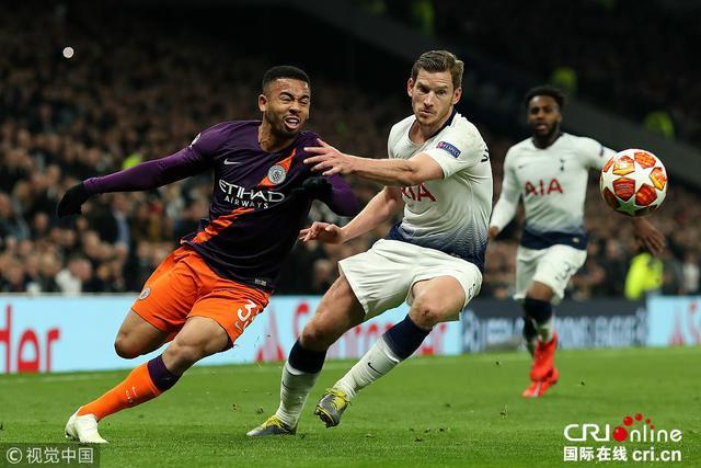 帕夫洛维奇：在此年龄段，我从未见过哪位队友像卡尔这么自信（帕夫洛维奇称：在这个年纪，卡尔是我见过最自信的队友）