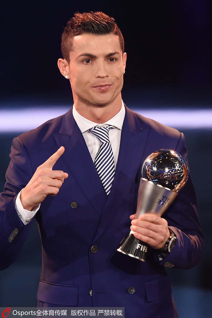 传奇！老将阿斯帕斯西甲400场里程碑之夜送助攻斩皇马（里程碑之夜！阿斯帕斯西甲第400场送助攻，助队击败皇马）