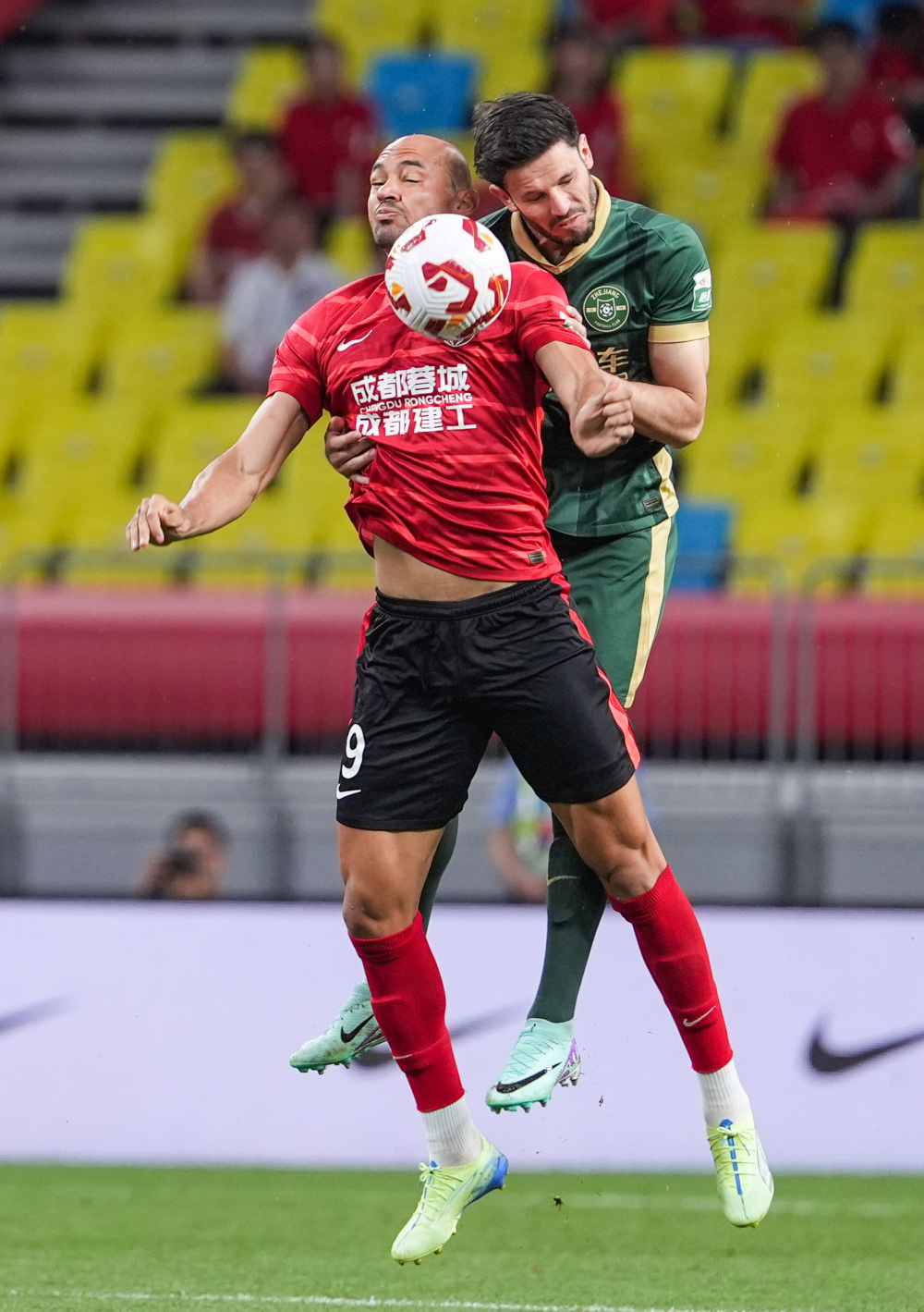 CBA：辽宁大胜山东 外援联手爆发（CBA：辽宁轻取山东 外援双核齐爆发）