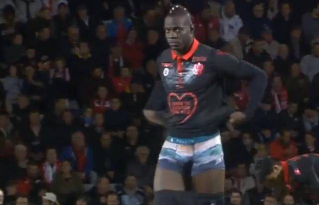 王楚钦为何仰天大笑？原因找到，谁注意孙颖莎的反应（王楚钦仰天大笑之谜揭晓，你注意到孙颖莎的反应了吗）