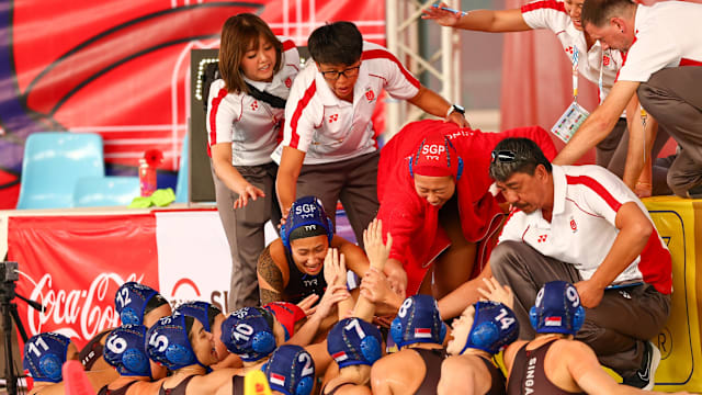 球里有玄机、球门有暗号！盲人足球比赛燃到爆（球中机关，门藏暗语！盲人足球赛燃炸全场）