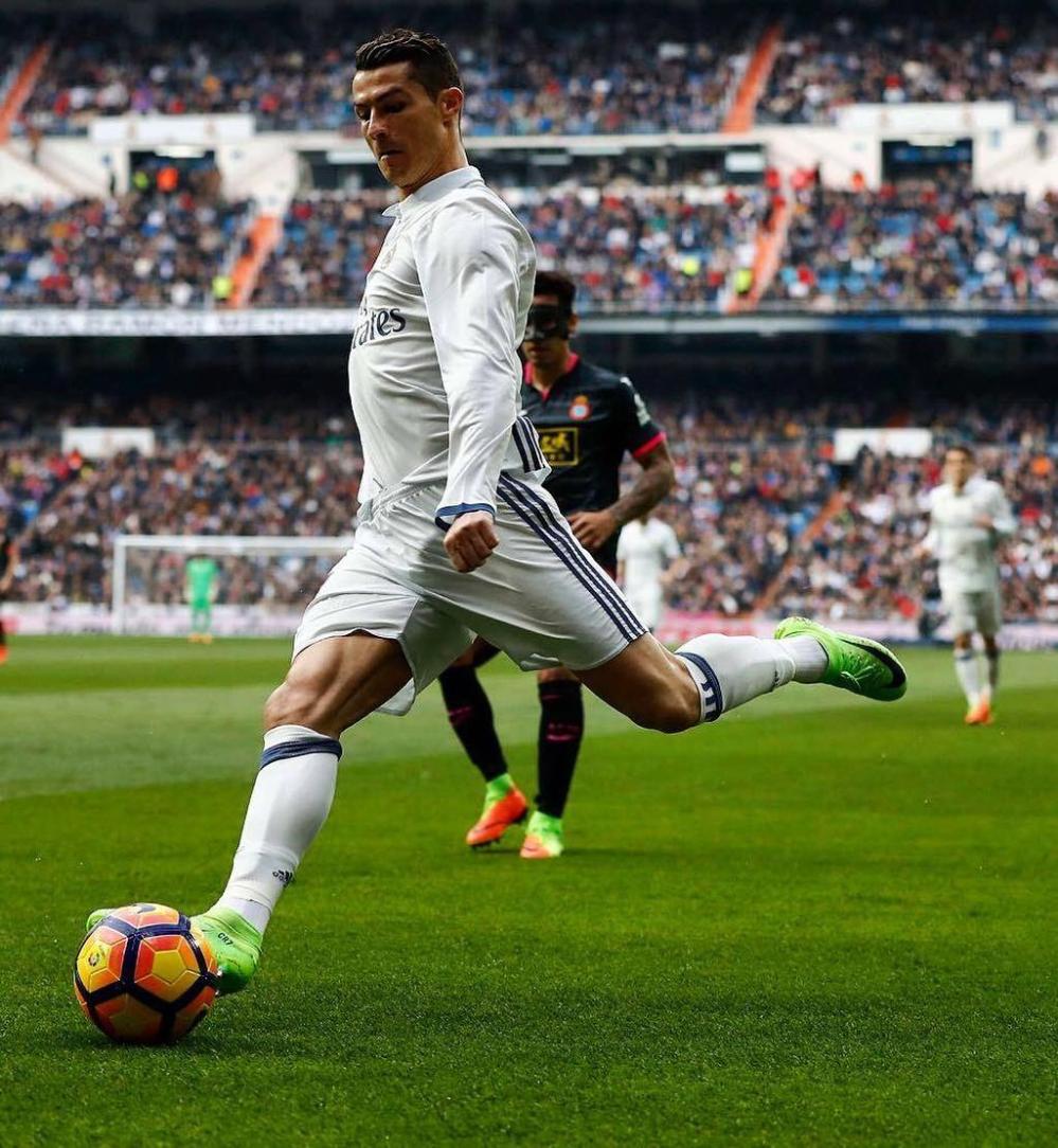 在上海旅游的奇塔迪尼重返海港俱乐部，拜访昔日教练和队友（游沪的奇塔迪尼重返海港俱乐部，看望昔日主帅与队友）