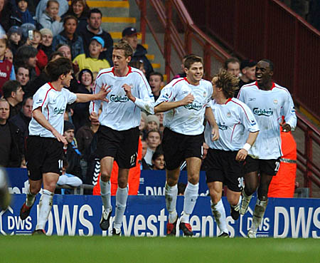 友谊赛战报：斯坦韦戴帽，张琳艳造险，英格兰女足8-0中国女足（热身赛快讯：英格兰女足8-0中国女足，斯坦韦上演帽子戏法，张琳艳屡造险情）