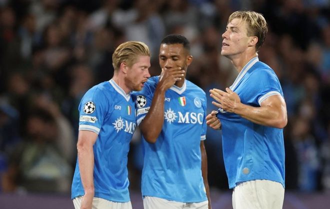 五大联赛仍有三支球队联赛不胜：狼队、维罗纳、佛罗伦萨（五大联赛仅剩三队未尝胜绩：狼队、维罗纳、佛罗伦萨）