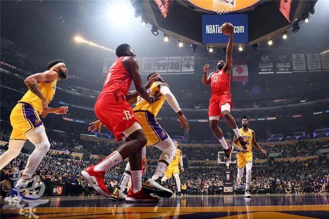 记者：贝尔纳尔将参加巴萨B队的训练赛以继续提升状态（记者：贝尔纳尔将随巴萨B队出战训练赛，继续提升状态）