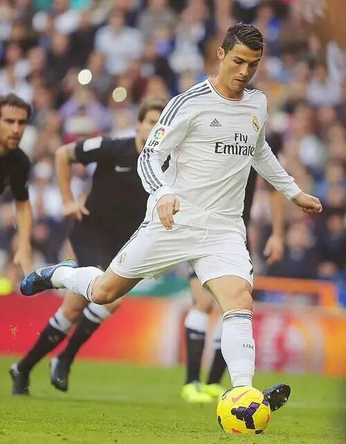 自我勉励，内马尔在社交媒体上晒出科比的经典照片（内马尔在社媒晒科比经典照为自己打气）