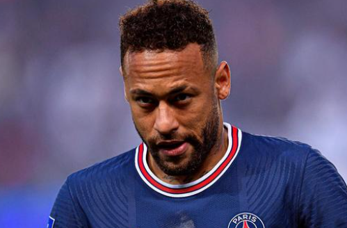 法兰克福后卫：巴萨的比赛风格非常大胆，你会欣赏他们的水平（法兰克福后卫：巴萨踢法大胆，实力令人称道）